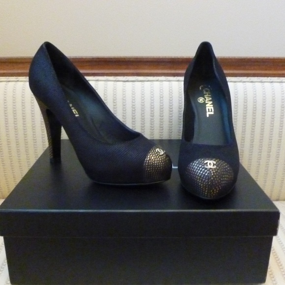 Chanel Textured Leather Metallic Gold Toe Pumps - Picture 3 of 8